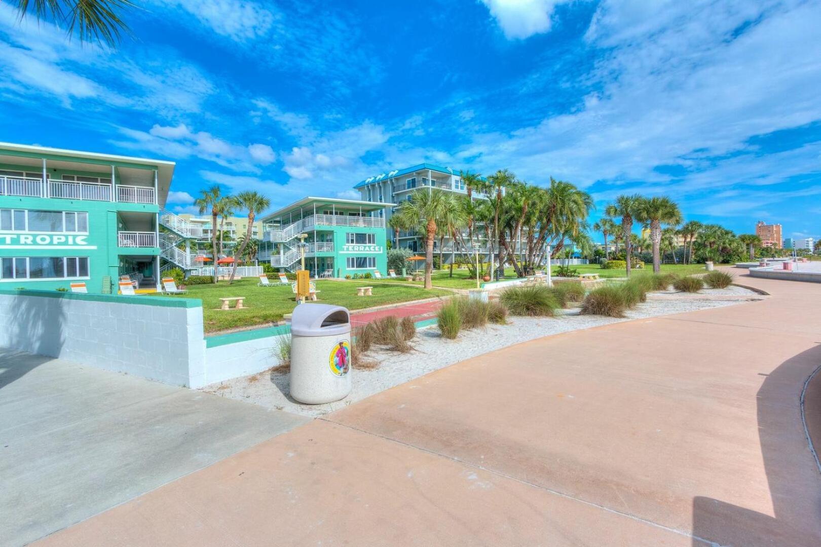Отель Tropic Terrace Сант Пит Бич Экстерьер фото