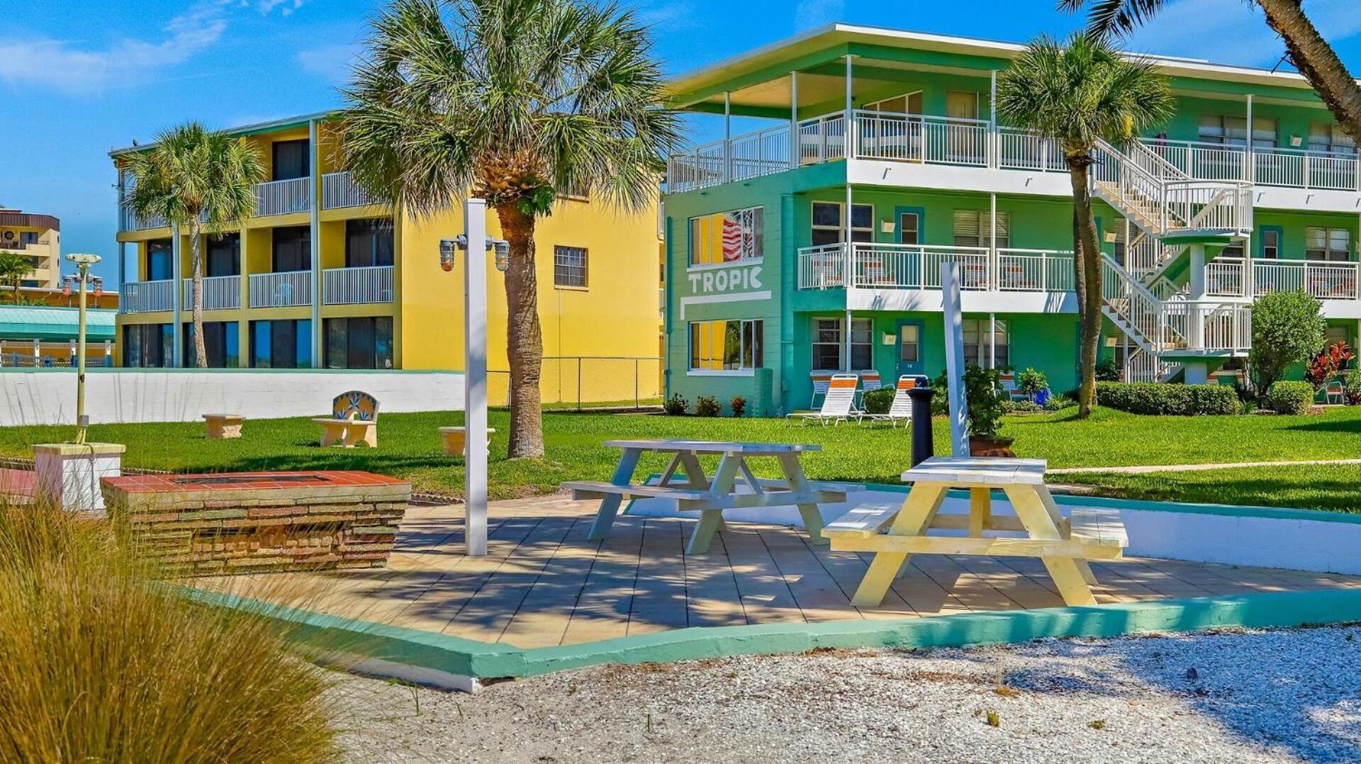 Отель Tropic Terrace Сант Пит Бич Экстерьер фото